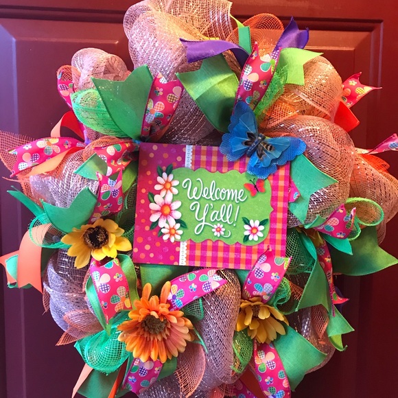 Colorful Welcome Wreath - Picture 1 of 1